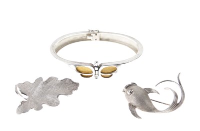 Lot 40 - Relo silver hinged bangle, post 1975
