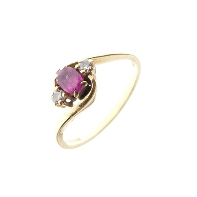 Lot 13 - 18ct gold, ruby and diamond three-stone ring