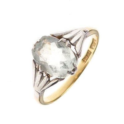 Lot 20 - Single-stone 18ct gold ring