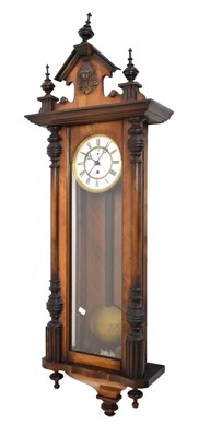 Lot 443 - Single-weight Vienna wall clock