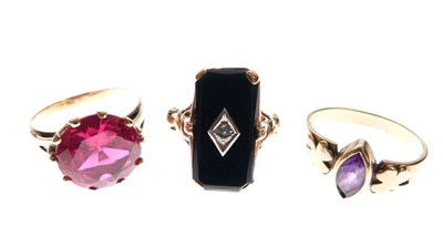 Lot 32 - Three various gold rings