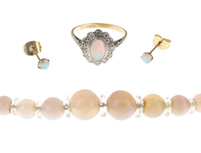 Lot 35 - Graduated opal bead necklace