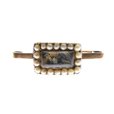 Lot 98 - Early 19th Century mourning clasp - hair and seed pearl, later mounted as 9ct bar brooch