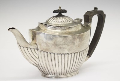 Lot 144 - Edwardian silver tea pot