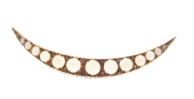 Lot 30 - 9ct gold and opal crescent brooch