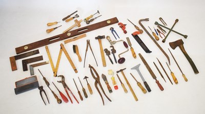 Lot 665 - Quantity of vintage tools