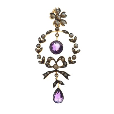 Lot 52 - Edwardian '9ct' yellow metal, seed pearl and amethyst pendant