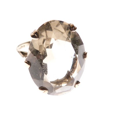 Lot 29 - 9ct gold ring set large faceted quartz stone