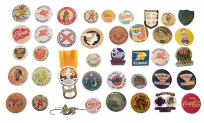 Lot 101 - Quantity of badges