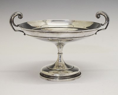 Lot 152 - George V silver presentation tazza