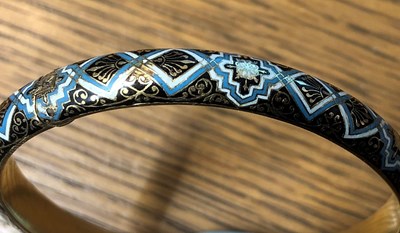 Lot 319 - Carlo Giuliano enamelled hinged bangle