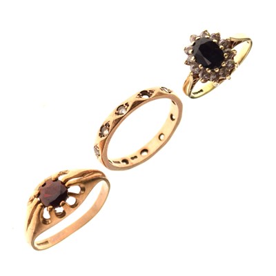 Lot 31 - Three various 9ct gold rings