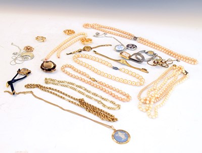 Lot 88 - Assorted costume jewellery