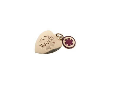Lot 53 - Yellow metal heart-shaped pendant, stamped '14k', etc