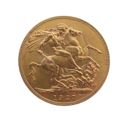 Lot 358 - George V South Africa Mint gold sovereign, 1927