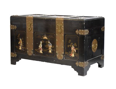 Lot 499 - Early 20th Century lacquer and inlaid trunk
