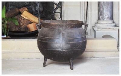 Lot 3 - Coalbrookdale - 19th Century iron cauldron
