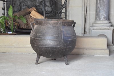 Lot 3 - Coalbrookdale - 19th Century iron cauldron