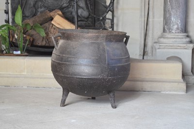 Lot 3 - Coalbrookdale - 19th Century iron cauldron