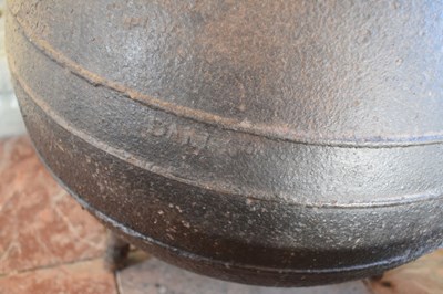 Lot 3 - Coalbrookdale - 19th Century iron cauldron