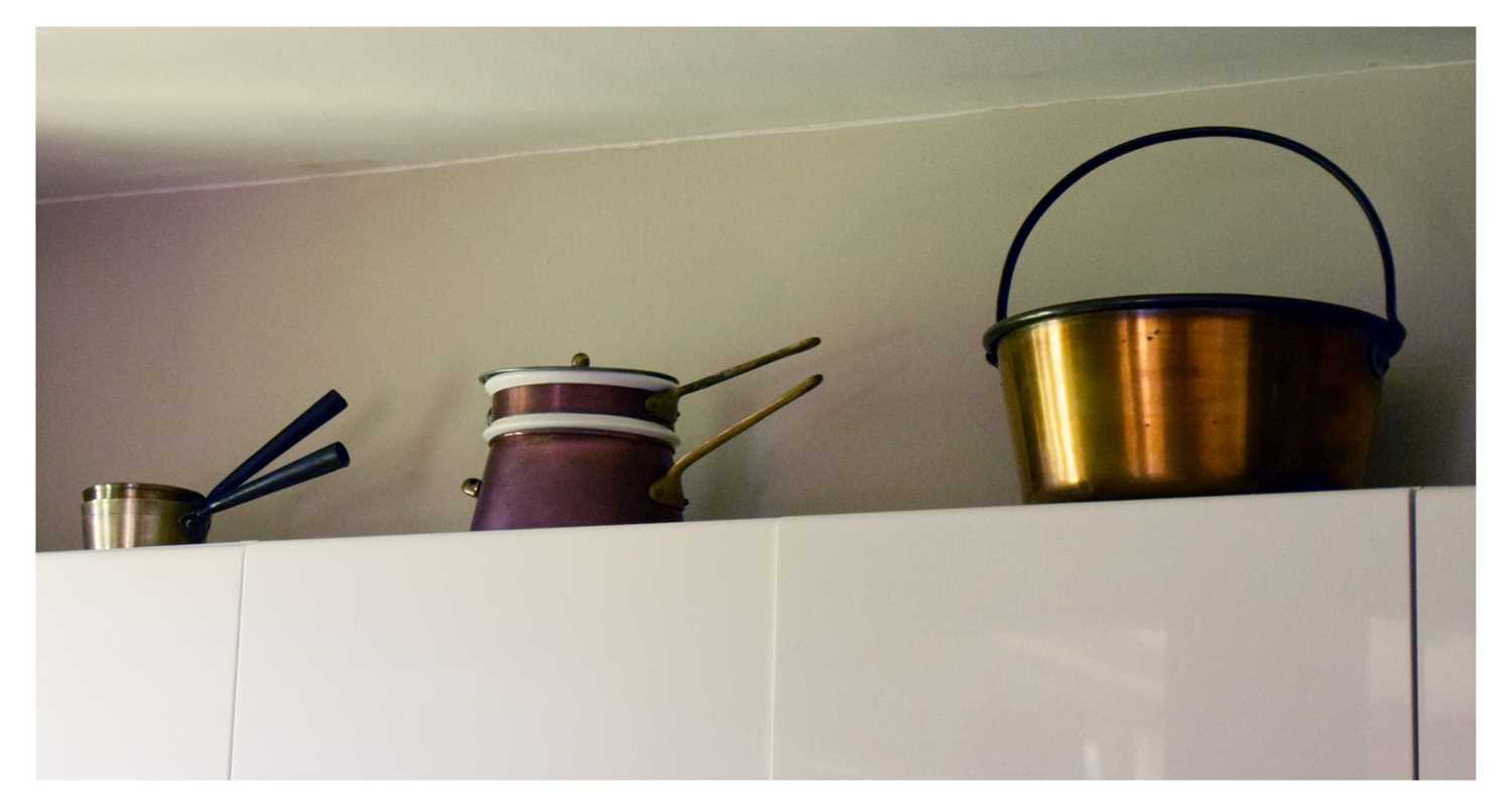Lot 33 - Quantity of cast iron pans, etc