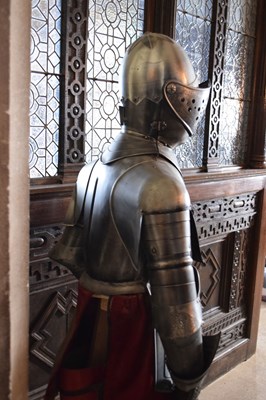 Lot 35 - Replica Spanish suit of armour