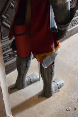 Lot 35 - Replica Spanish suit of armour