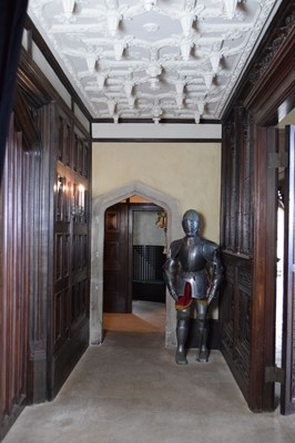 Lot 35 - Replica Spanish suit of armour