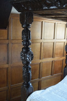 Lot 78 - James I oak tester bed