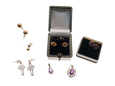 Lot 28 - 9ct pendant set amethyst