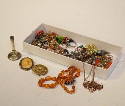 Lot 93 - Quantity of costume jewellery