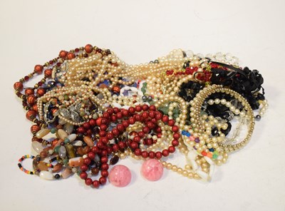 Lot 94 - Quantity of beads and fashion jewellery