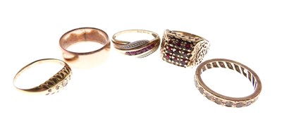 Lot 10 - Three 9ct gold rings