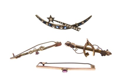 Lot 44 - Three bar brooches
