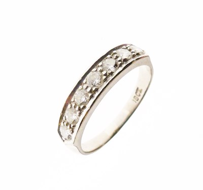 Lot 5 - Diamond seven-stone eternity ring