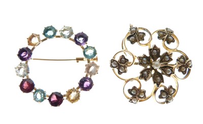 Lot 40 - Seed pearl flowerhead design brooch, stamped '9ct'
