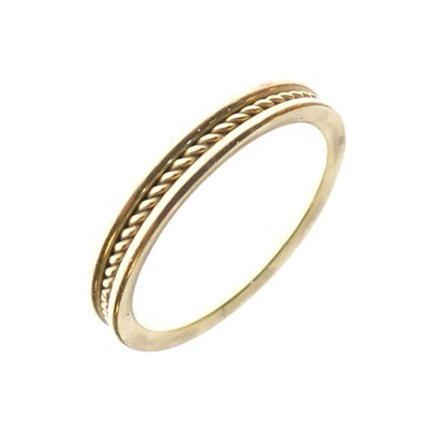 Lot 19 - Unmarked yellow metal wedding band