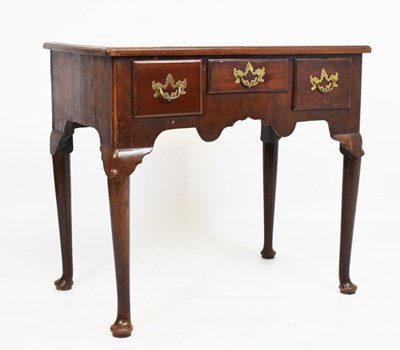 Lot 599 - 18th Century mahogany lowboy