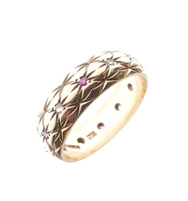 Lot 10 - 9ct gold wedding band
