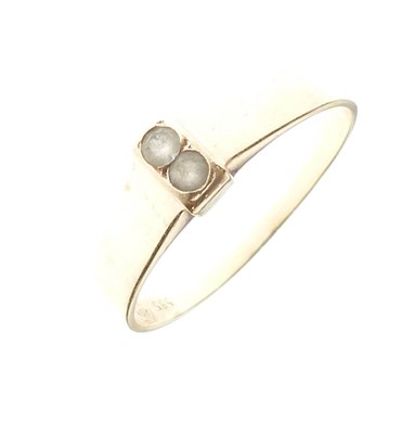 Lot 14 - Two-stone ring stamped '585'