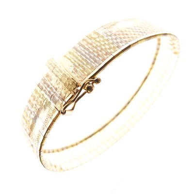 Lot 318 - Italian three-colour bracelet
