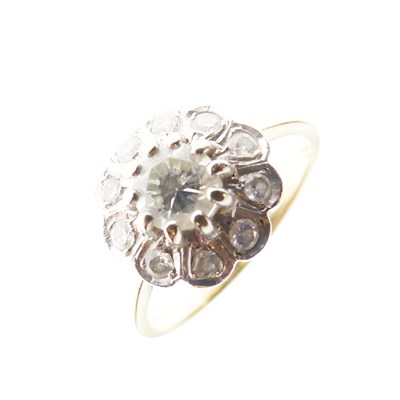 Lot 279 - Eleven-stone diamond cluster 18ct gold ring