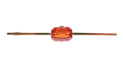 Lot 300 - Fire opal bar brooch stamped '15ct'