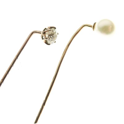 Lot 320 - Diamond set tie pin