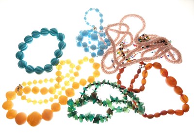 Lot 55 - Quantity of costume jewellery