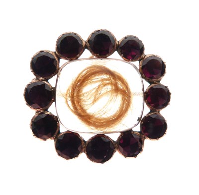 Lot 20 - Early Victorian mourning brooch