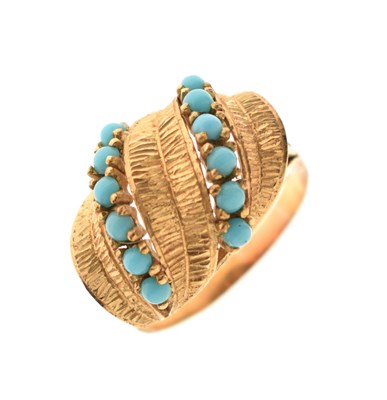 Lot 20 - Turquoise set yellow gold ring