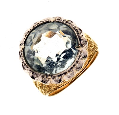 Lot 12 - Aquamarine and diamond ring