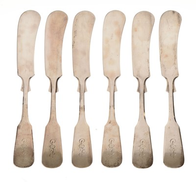 Lot 133 - Set of six American fiddle pattern Sterling butter knives