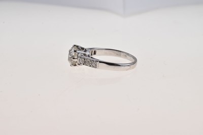 Lot 3 - Single stone diamond ring